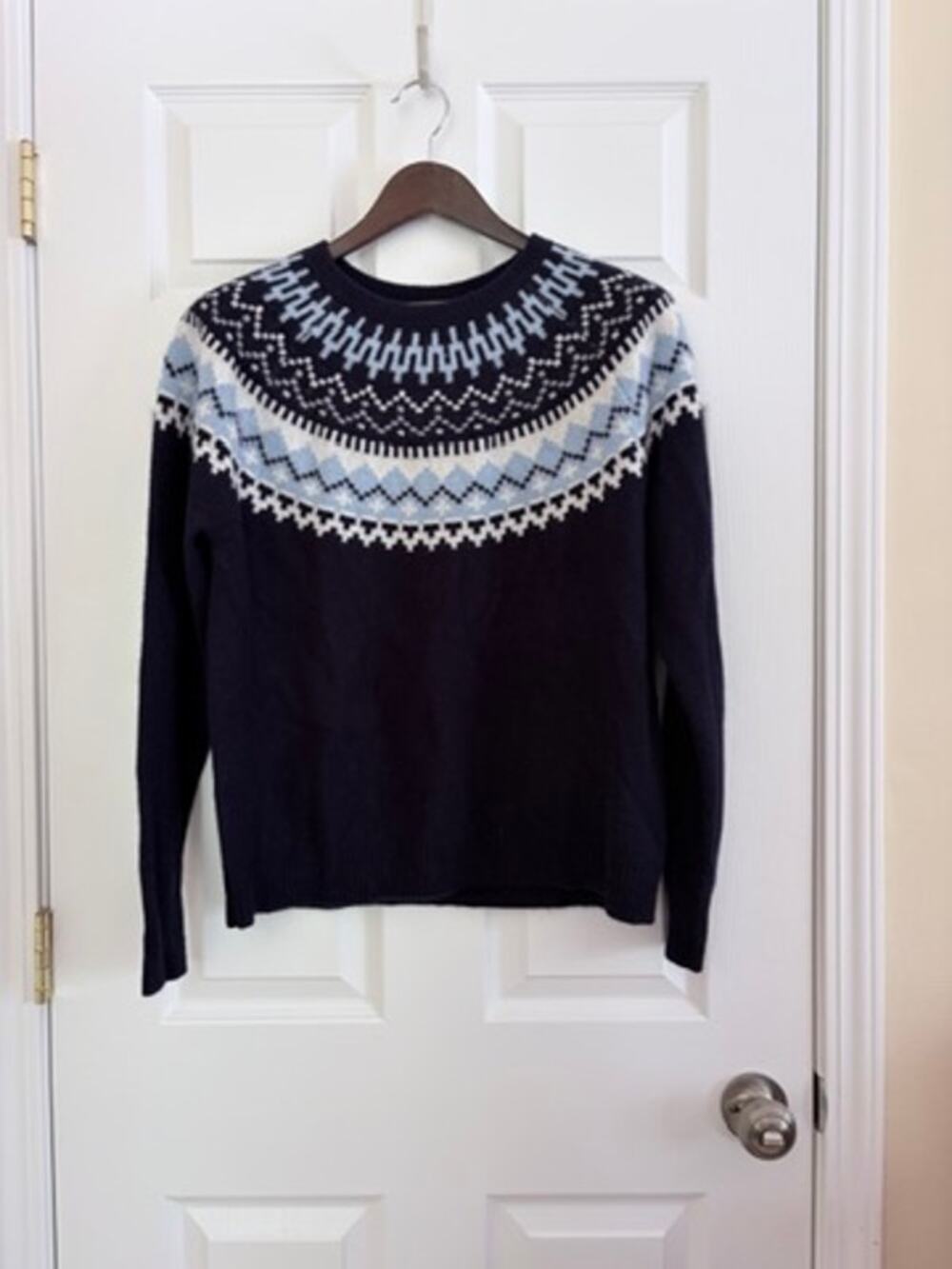 Bloomingdale's Aqua Cashmere Fair Isle Sweater NWT Large Navy Blue Nordic Knit